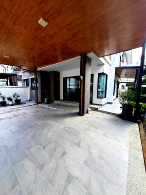 Twin houses for rent : Modern 3-Storey Semi-Detached Home - SUPALAI ESSENCE Ladprao 107 – Prime Bangkok Location