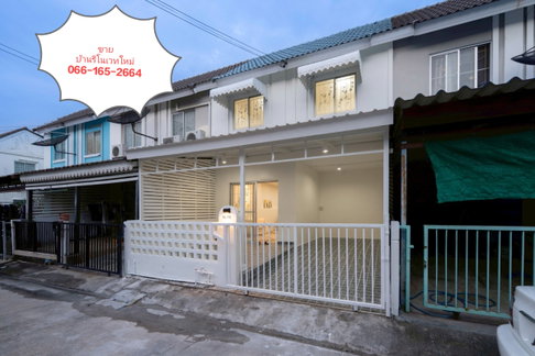 ขายทาวน์เฮ้าส์ รีโนเวทใหม่ พฤกษา 74/1 ศรีนครินทร์ - เทพารักษ์ พร้อมให้เข้าอยู่ ทำเลดีเดินทางสะดวก ใกล้ทางด่วนวงแหวนกาญจนา 15 นาที ใกล้รถไฟฟ้า 2 สาย 