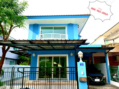 Twin houses for sale : Twin house for sale, Supalai Ville Sukhumvit-Praksa. Fully renovated. Excellent location, next to Praksa main road, near BTS Praksa station.