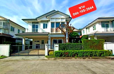 Houses for sale : For Sale: Detached house, Mantana Wongwaen-Onnut 3,Located near Kanchanaphisek Road, Mega Bangna, the Ring Road expressway, and Suvarnabhumi Airport.
