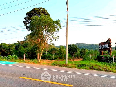 Land for sale Chonburi : For sale 9 Rai Land Plot, Land 9 Rai, Khao Chi Chan Near Na Chom Thian (ID 2786409)