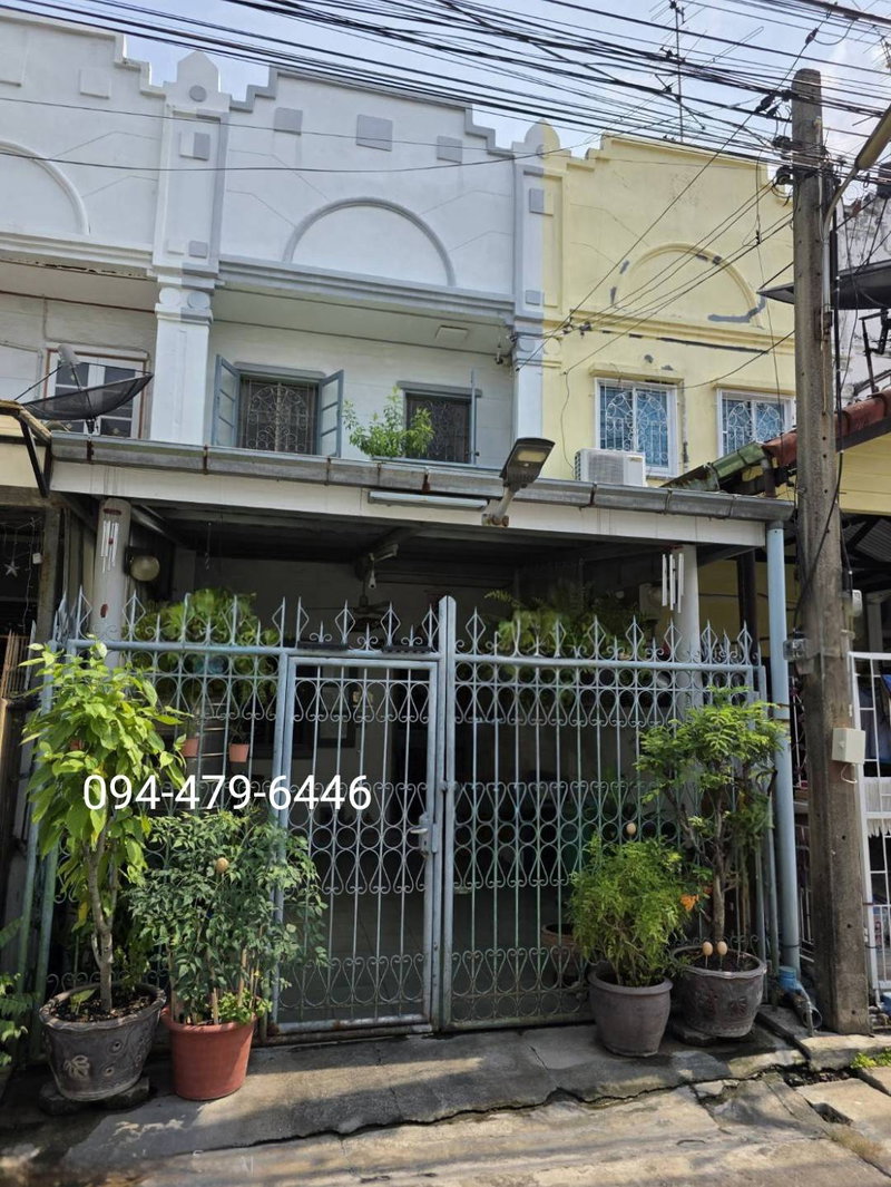 Townhouses for sale : Krungthong4 nawamin 111 rd., Lotus phokeaw