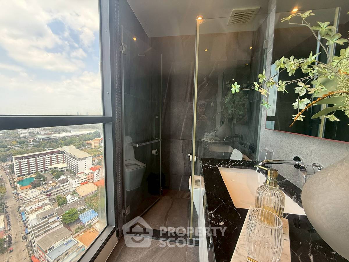 รูป คอนโดมิเนียม 2 ห้องนอน 74 ตร.ม. ชั้นสูง 29 ที่ ซี สาราญ คอนโดมิเนียม (ID 2785984) - รูปที่ 10/13