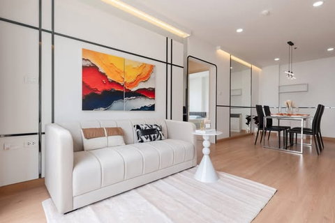 🔥 For Sale Supalai Loft Chaeng Watthana – 2-Bedroom Corner Unit, Private Parking, Fully Furnished