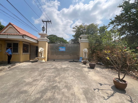 ที่ดินพร้อมสิ่งปลูกสร้าง 4197.4 ตร.วา อำเภอเมืองนนทบุรี จังหวัดนนทบุรี 350.5M