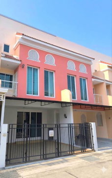 ให้เช่าทาวน์โฮมใหม่ 3 ชั้นสไตล์มอรอคโค ใกล้ ม.บูรพา บางแสน