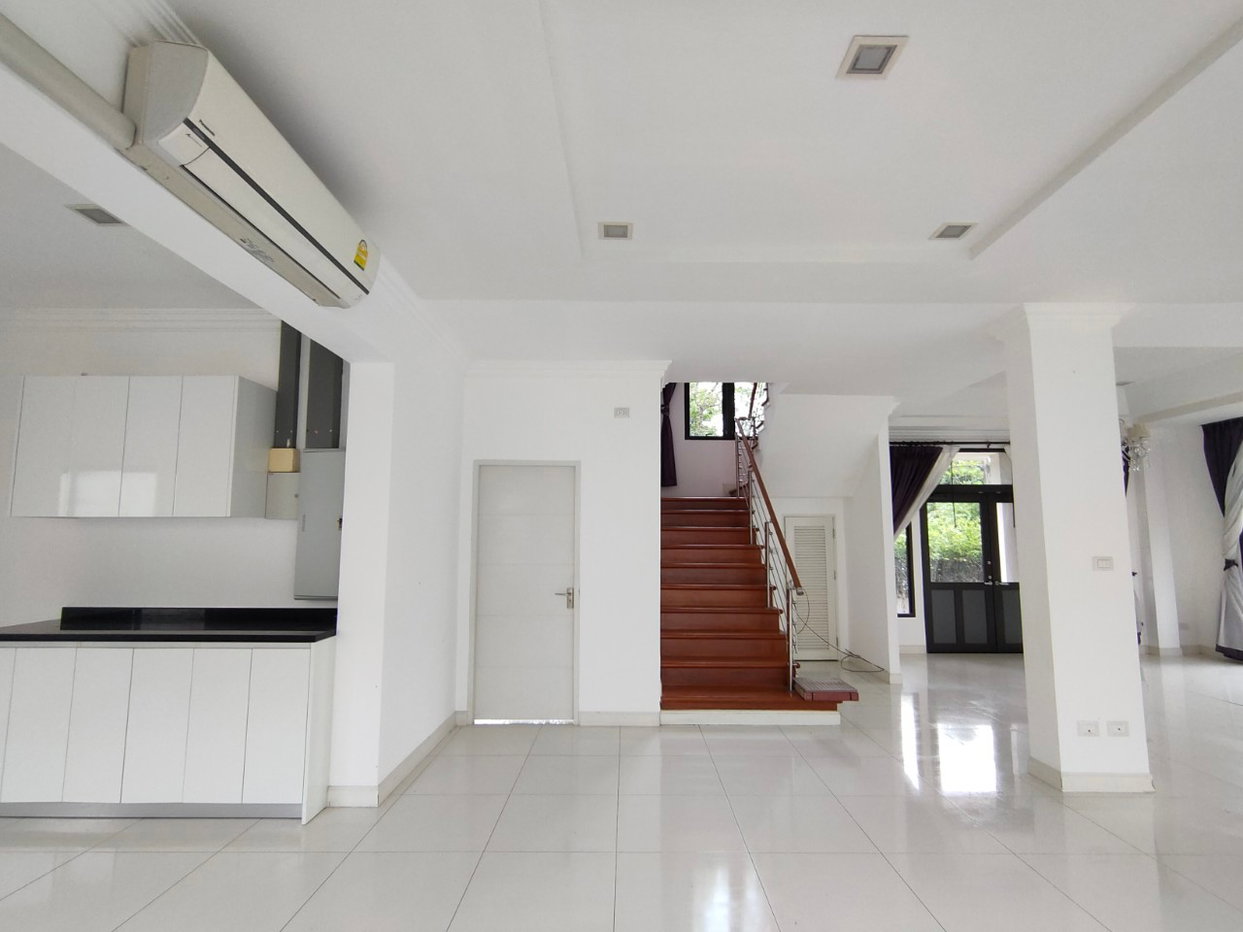 picture HOME 159.3 Sq.w. Min Buri Bangkok Price on request - 7/11