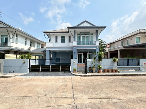 บ้านเดี่ยว 2 ชั้น สไตล์โมเดิร์น พร้อมอยู่ โครงการคันทรีโฮม เลคแอนด์พาร์ค ชากค้อ - หนองขาม 67.5 ตร.ว 3 ห้องนอน3 ห้องน้ำ