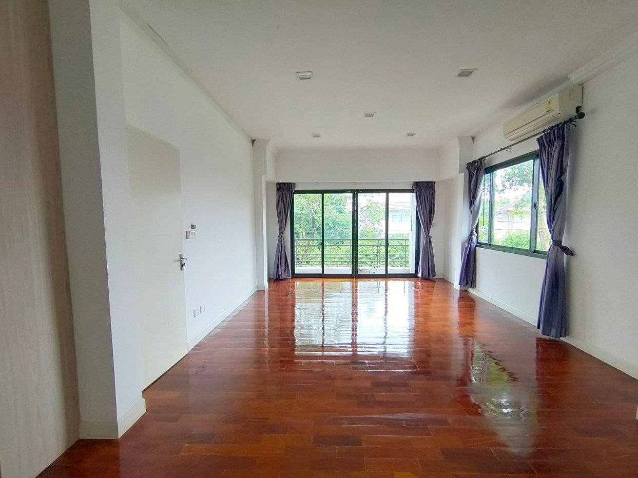 picture HOME 159.3 Sq.w. Min Buri Bangkok Price on request - 6/11