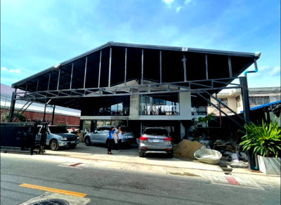 Factory for rent โลตัสเอ็กเพลส(สุทธิสาร) : Two-story building for rent in the Ratchada-Sutthisan-Ladprao area.