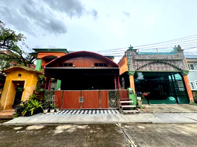 บ้านเดี่ยว สนามบินสุวรรณภูมิ : ขายบ้านเดี่ยว หมู่บ้านลลิลกรีนวิลล์ อ่อนนุช-พระราม 9 เนื้อที่ 75 ตรว. 9.9 ล้าน