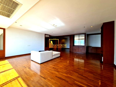 Apartment building for rent Srinakharinwirot University Prasanmit Campus : Spacious 3 Bedroom Apartment Near Phrom Phong Shopping District - BR0680AP
