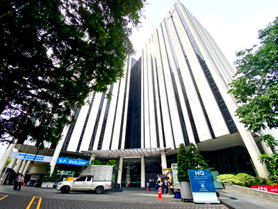 Office for rent : Find office space in HQ S.P. Building for 2 employees with everything taken care of