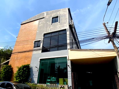 สำนักงาน ถนนวิภาวดีรังสิต : ขายอาคารสำนักงาน 3 ชั้น ซอยงามวงศ์วาน 43 เนื้อที่ 100 ตร.ว. พื้นที่ใช้สอยกว่า 600 ตร.ม. หน้าหันบ้านทิศตะวันออก