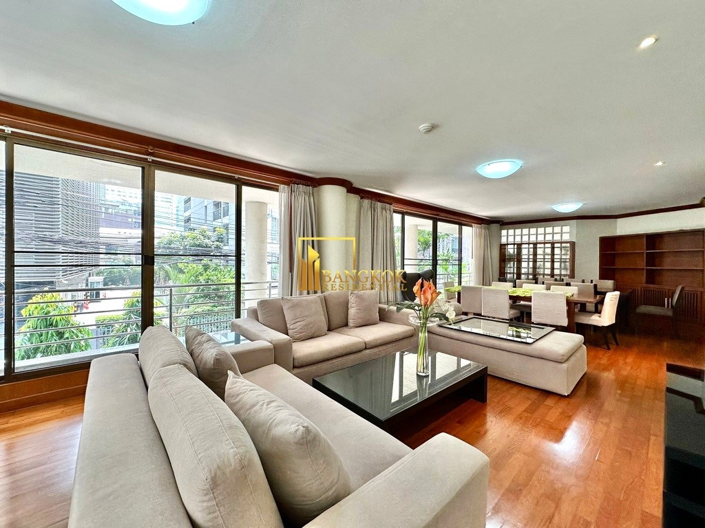 picture Large 3 Bedroom Apartment in Convenient Location - BR0271AP - 1/40