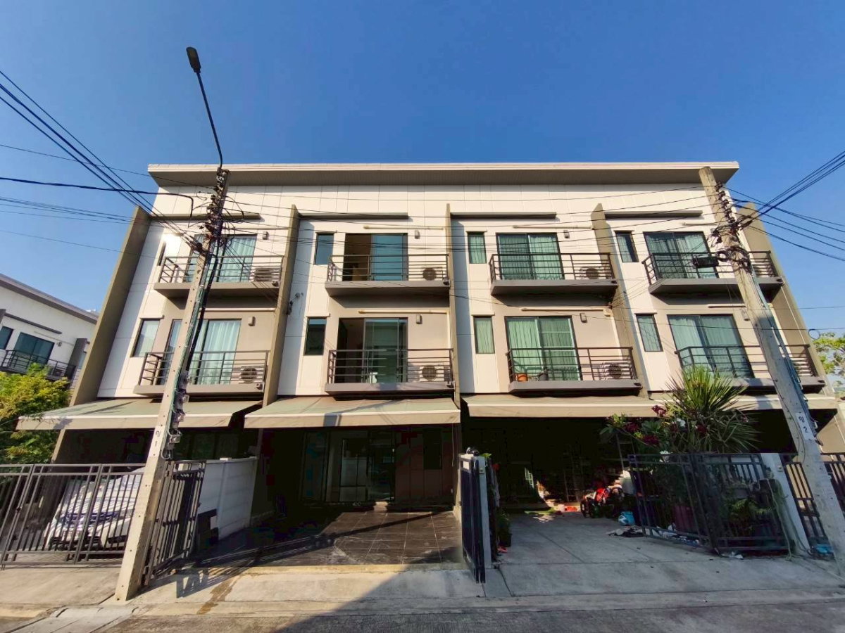 รูป ✨ ขายทาวน์โฮม 3 ชั้น บ้านกลางเมือง ปิ่นเกล้า - จรัญ 💰 ราคาเพียง 4.2 ล้านบาท - รูปที่ 2/37