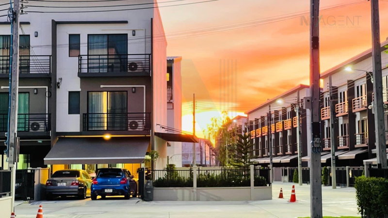 ขายทาวน์โฮม : 📌 ขายทาวน์โฮม โครงการ บ้านกลางเมือง ศรีนครินทร์-อ่อนนุช 3 ชั้น 3 ห้องนอน 3 ห้องน้ำ