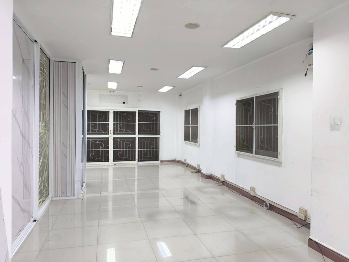 รูป  ขายด่วน! ทาวน์โฮม โครงการโฮมอินทาวน์ ทาวน์โฮม 3 ชั้น  35.7 ตรว  4 ห้องนอน 3 ห้องนอน - รูปที่ 11/11