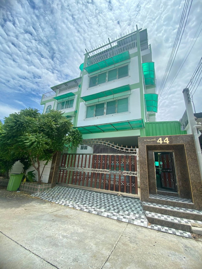 รูป 🏢 ออฟฟิศให้เช่า 3 ชั้น ‼️ราคาพิเศษ 26k💸 ใกล้ BTS บางนา 1.9 km - รูปที่ 1/12