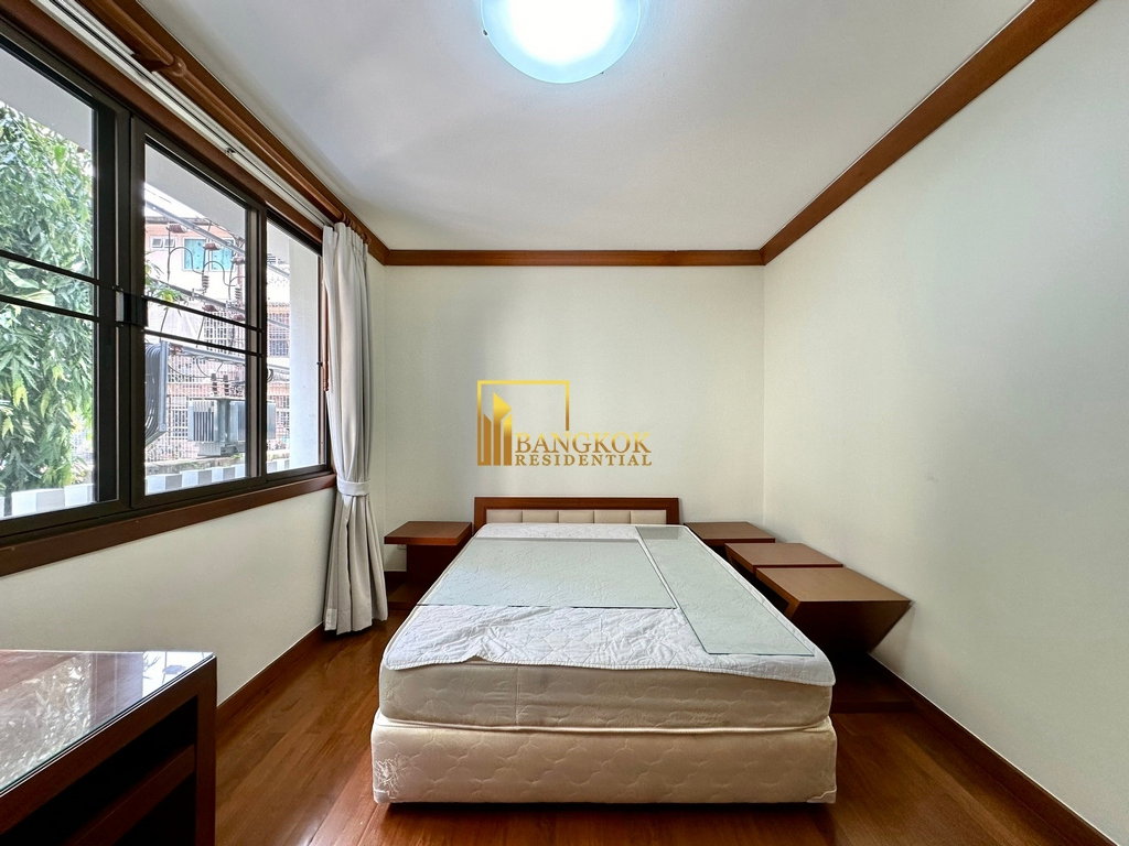 picture Large 3 Bedroom Apartment in Convenient Location - BR0271AP - 19/40