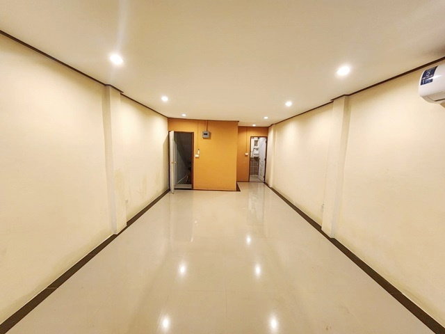 รูป เหมาะลงทุน Hostel Airbnb รัชดา ใกล้ MRTโชคชัย4 299ม. อาคาร 4ชั้น 6–8นอน 6น้ำ 20 ตร.ว.252 ตร.ม. - รูปที่ 5/8