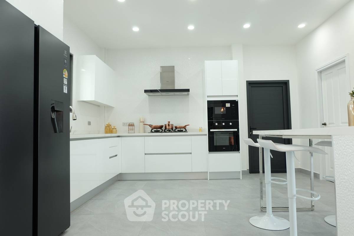 picture Pet-Friendly 3-BR Private Pool Villa (190 Sqm) Fully Renovated (ID 2792071) - 7/25