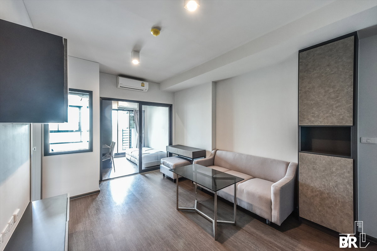 picture 🔥 Spacious Unit, Special Price! Ideo Phaholyothin Chatujak near BTS Saphan Khwai - 1/7