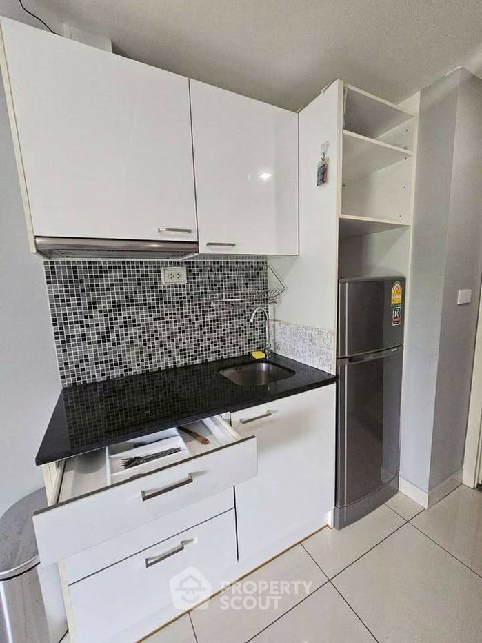 picture 1-BR Condo For Rent, Siam Oriental Plaza, Near Phratamnak (ID 2796434) - 5/17