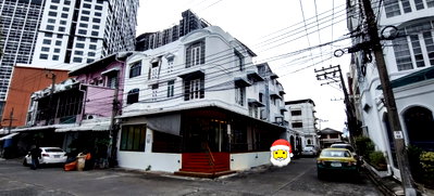 เช่าโฮมออฟฟิศ กรมส่งเสริมวัฒธรรม :  🏢✨ โฮมออฟฟิศ / ทาวน์โฮม 3 ชั้น “พระราม 9 ซอย 11” 4 ห้องนอน 6 ห้องน้ำ หลังมุม รีโนเวทใหม่ พร้อมทำธุรกิจได้ทันที!