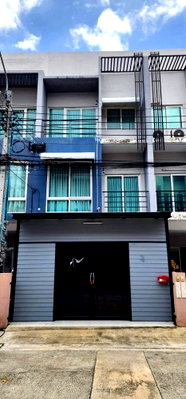 ทาวน์โฮมให้เช่า : ให้เช่าทาวน์โฮม3ชั้น ​กรีนิช รามอินทรา MODERN STYLE ติดถนนใหญ่ รามอินทรา กม.12 #ติดแม็คโครรามอินทรา  มี 4 ห้องนอน  3 ห้องน้ำ แอร์​3ตัว​ 