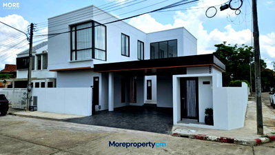 ขายบ้านเดี่ยว : ขายบ้าน ในหมู่บ้านเวิลด์คลับแลนด์ - หางดง บ้านรีโนเวทใหม่ แปลงมุม พร้อมเข้าอยู่ (ID:140PS)