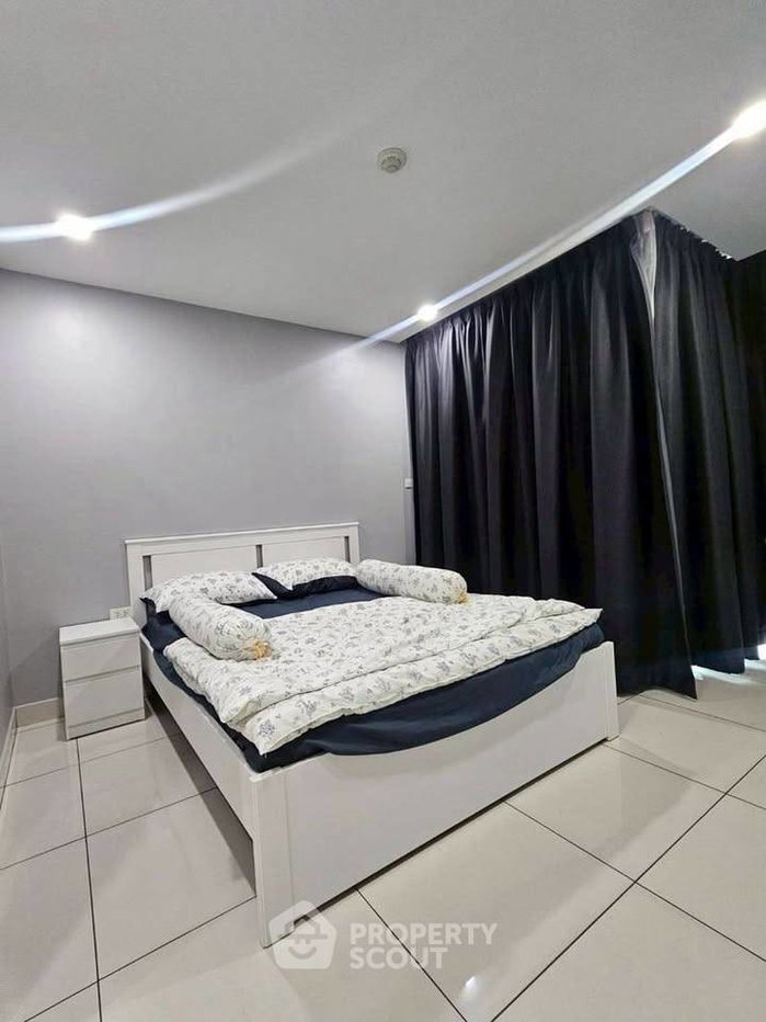 picture 1-BR Condo For Rent, Siam Oriental Plaza, Near Phratamnak (ID 2796434) - 2/17