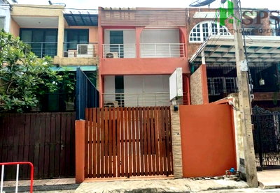 Townhouses for rent Watthana : Townhouse for rent in Sukhumvit 55 (SPSJP268)