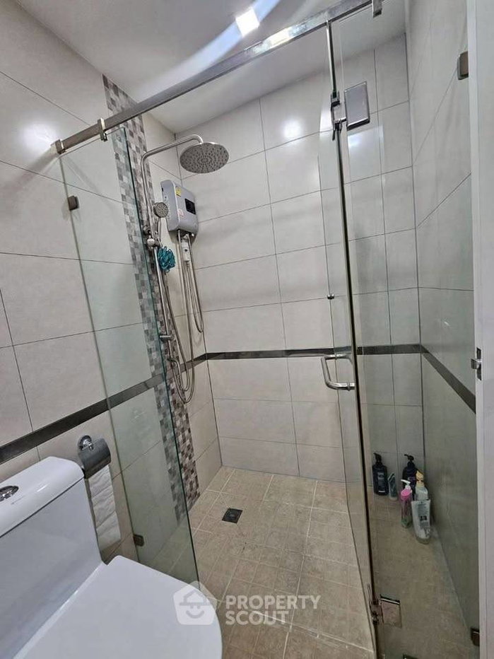 picture 1-BR Condo For Rent, Siam Oriental Plaza, Near Phratamnak (ID 2796434) - 8/17