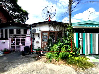 Townhouses for sale วิทยาลัยเทคนิคปทุมธานี : TOWN HOUSE 15 Sq.w. Muang Pathum Thani Pathumthani for 900,000