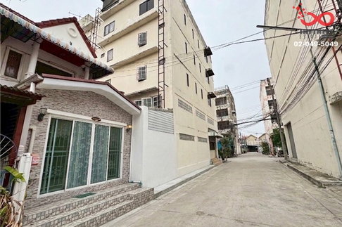 ขายทาวน์เฮ้าส์ บ้านทิพย์มงคล 1 หนามแดง-บางพลี สมุทรปราการ 17 ตร.ว. 2 ชั้น ต่อเติมสวย