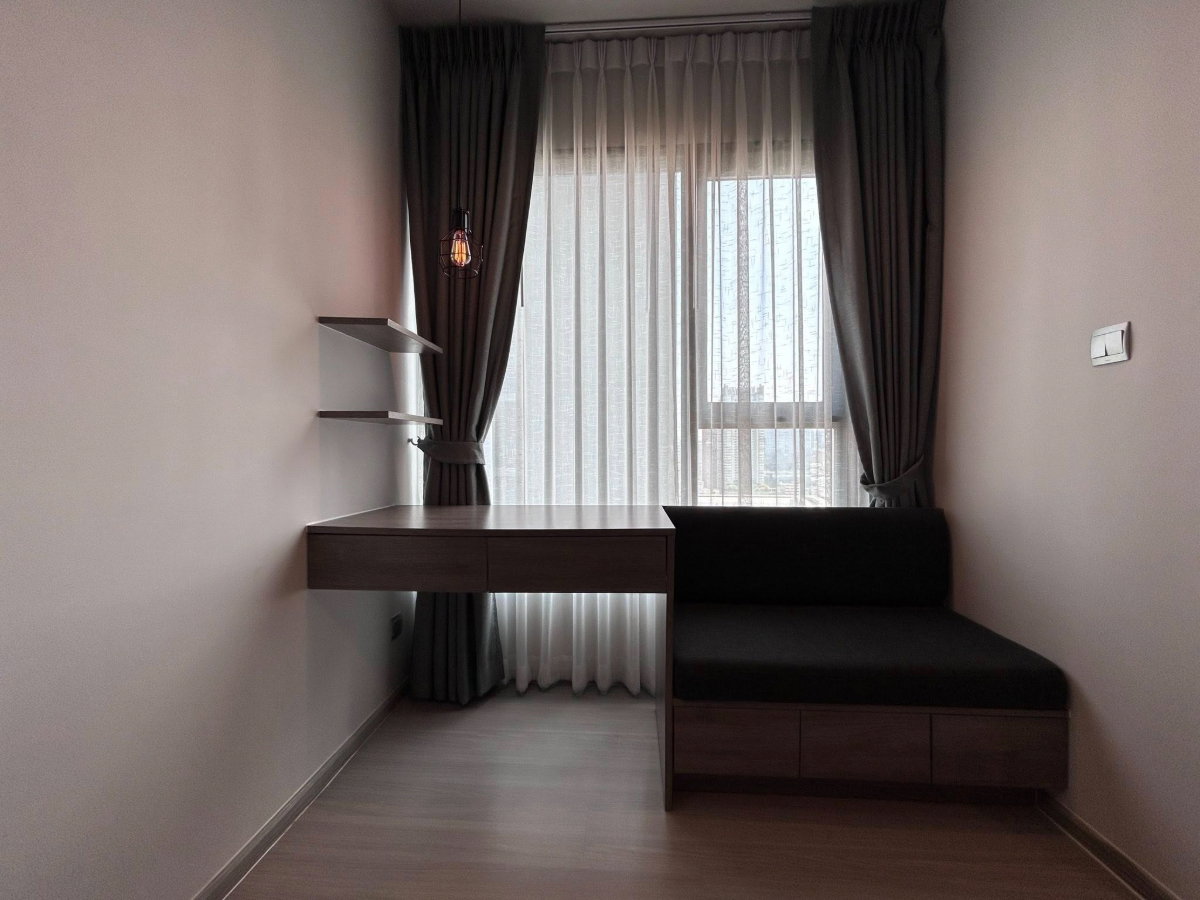 รูป ให้เช่า Life Asoke rama9 ห้องบิวท์อิน แต่งสวย ชั้นสูง ตกแต่งครบ พร้อมเข้าอยู่ ใกล้รถไฟฟ้า MRTพระราม9 AirportLinkมักกะสัน -RW007863 - รูปที่ 9/12