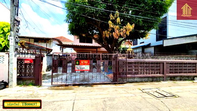 บ้านเดี่ยว เมืองสมุทรปราการ สมุทรปราการ : หมู่บ้านพรสว่างนิเวศน์ บ้านเดี่ยวทำเลดี ใกล้ห้างอิมพีเรียลเวิลด์ สำโรงรถไฟฟ้า BTS สถานีสำโรง