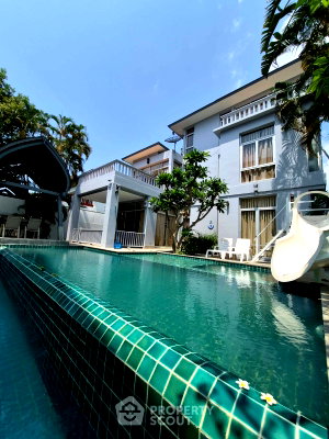 เช่าบ้านเดี่ยว ชลบุรี : วิลล่า 4 ห้องนอน เป็นมิตรกับสัตว์เลี้ยง ใกล้ชายหาด Pool Villa Nr Beach (ID 2684937)