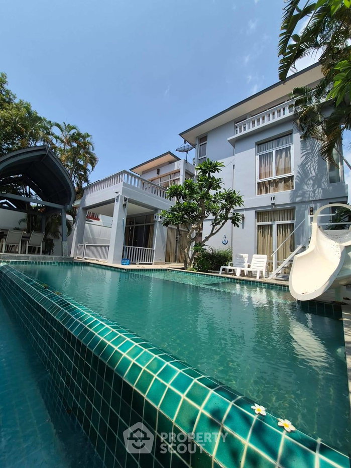 รูป วิลล่า 4 ห้องนอน เป็นมิตรกับสัตว์เลี้ยง ใกล้ชายหาด Pool Villa Nr Beach (ID 2684937) - รูปที่ 1/8