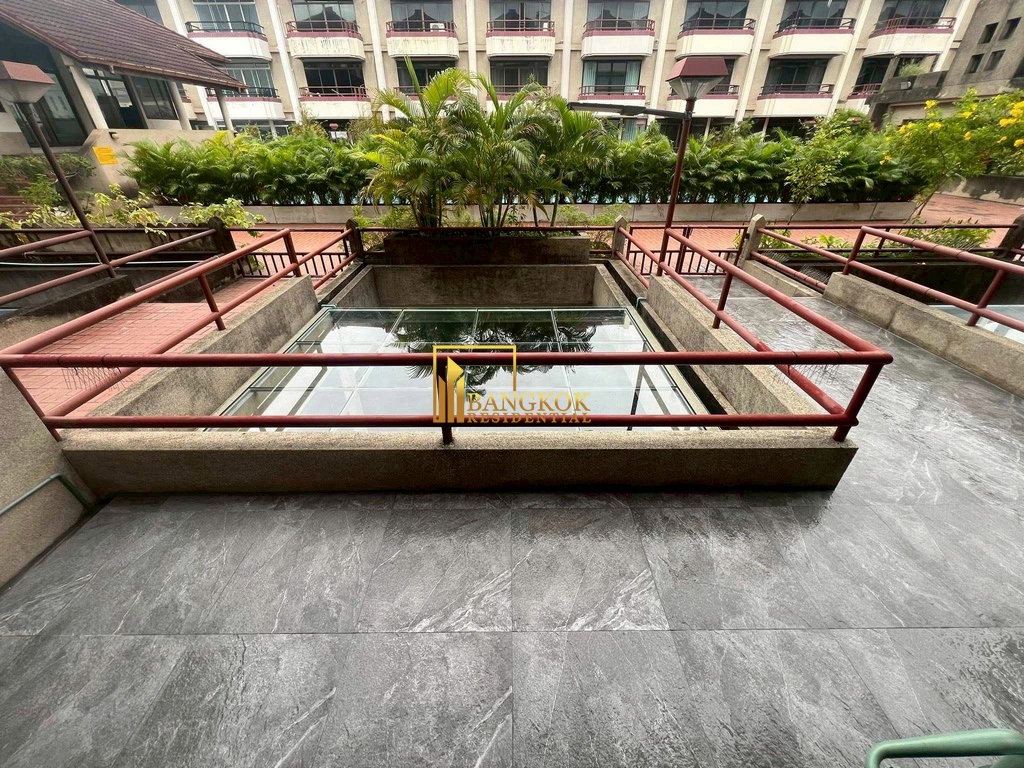 รูป Expansive 4 Bedroom Townhouse in Baan Green Town-On Nut - BR49055TH - รูปที่ 6/30