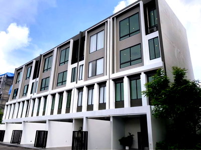 เช่าโฮมออฟฟิศ ม.นวมินทราธิราช : ทาวน์โฮม4ชั้น the pearl residenceจรัญ75