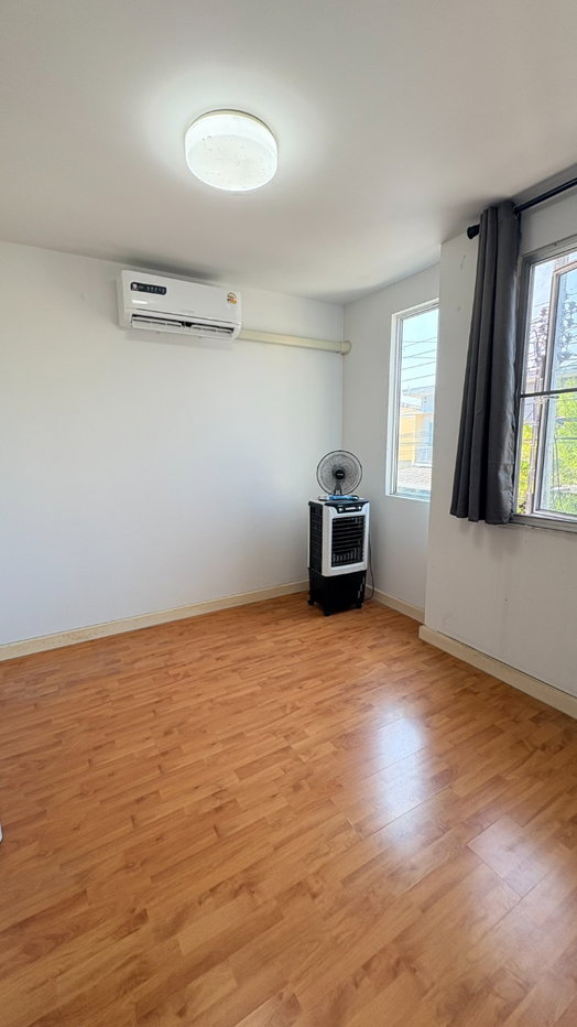 picture Townhome for Sale The Connect Kaset-Navamin (Prasert-Manukitch 48) Price 2.5 MB Land Size 18.2 Sq.wah 2 Floors Village View - 7/17