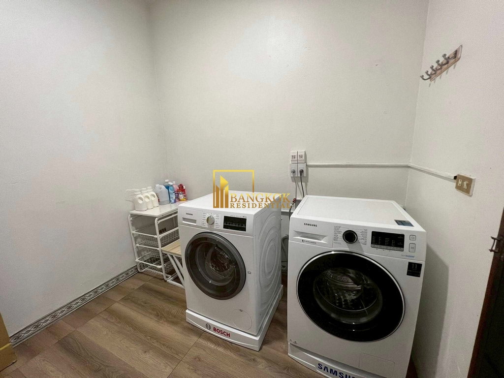 รูป Expansive 4 Bedroom Townhouse in Baan Green Town-On Nut - BR49055TH - รูปที่ 29/30