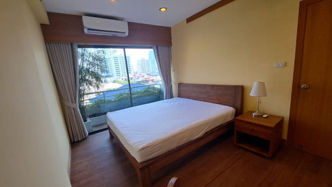 For rent: Saranjai Mansion, 1 bedroom, 1 bathroom. Quiet and peaceful with a beautiful, unblocked view.