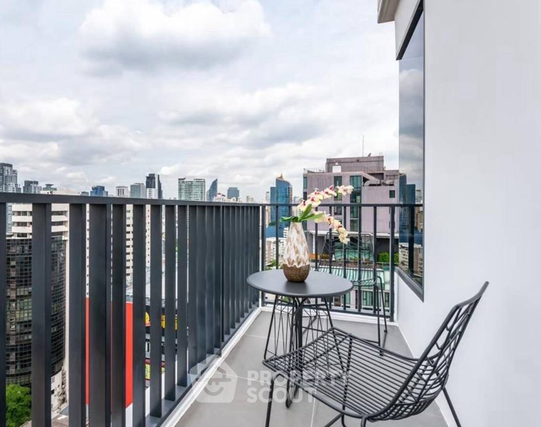 picture Pet-Friendly 19th-Floor 2-BR At M Thonglor 10 Near BTS Thong Lor (ID 2706338) - 2/4