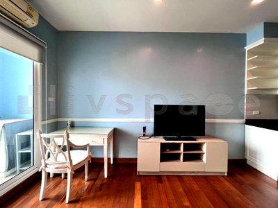 Condos for rent : ▚ LI136ツ FOR RENT: Ivy Sathorn 10 1BR 41sqm. 22K ✨ Spacious Unit, Cool Side, Prime Location, Price Negotiable! 🏙️