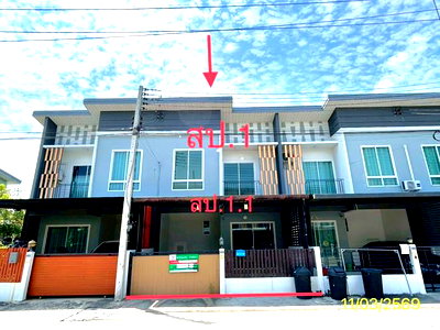 Townhouses for sale Khlong Luang Road : TOWN HOUSE 21.3 Sq.w. Khlong Luang Pathumthani for 2.1M