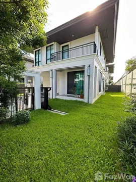 Fully Furnished, Corner Spot for Maximum Privacy 6173340