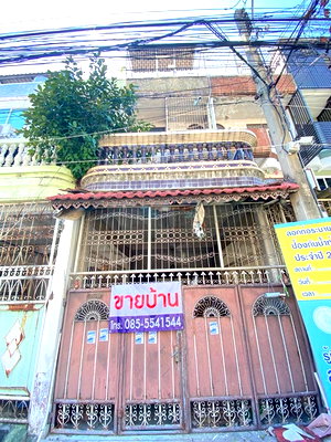 ทาวน์โฮม วิทยาลัยอาชีวศึกษาเสาวภา : 269AGPP ทาวน์เฮ้าส์เหมาะกับการลงทุนขายตามสภาพ 4.5 ล้านเท่านั้น  "เจริญนคร 14" 